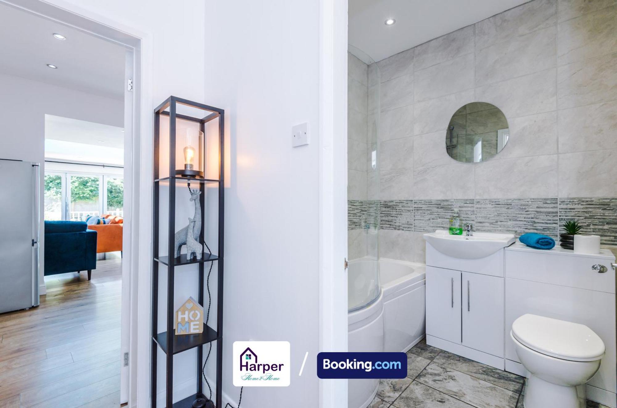 Spacious Detached Bungalow By Harperletting Short Lets & Serviced Accommodation Buckely With Pool Table & Driveway Buckley Ngoại thất bức ảnh